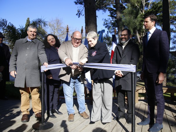 Inauguraron Plaza del Bicentenario de Centroamérica en Punta del Este: “Descubrimos que ustedes son de brazos abiertos”, dijo embajadora