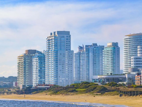 Cámara inmobiliaria, estafas, Javier Sena, Punta del Este