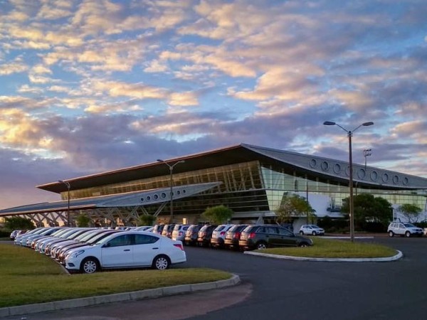 Prórroga del contrato de concesión del Aeropuerto de Laguna del Sauce queda sujeto a que la empresa construya una terminal aérea en Rocha