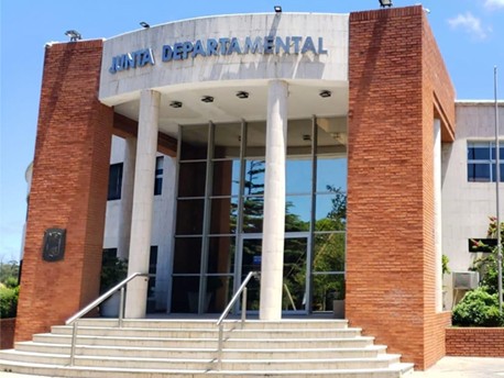 Comisión de Presupuesto de la Junta Departamental recibe a la Intendencia por préstamo solicitado