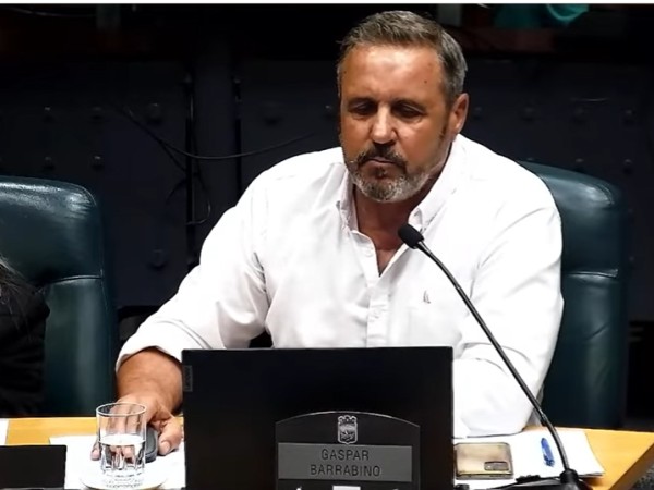 FA repudió declaraciones en la Junta Departamental del edil Gaspar Barrabino, militar retirado