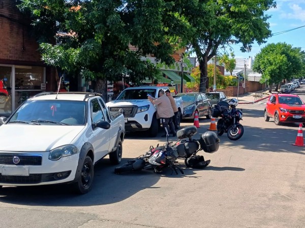 Inspector de tránsito iba a prestar servicios a San Carlos por presunta amenaza de bomba y chocó contra una camioneta