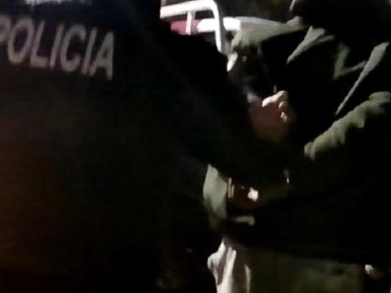 Violenta pelea en Pan de Azúcar dejó cuatro personas intervenidas y un policía lesionado