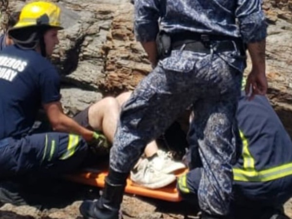 rescate, caída, Punta Ballena, bomberos, rocosa