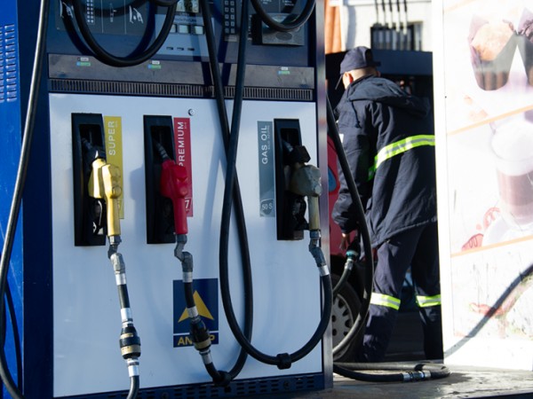 Poder Ejecutivo resolvió mantener el precio de los combustibles en agosto