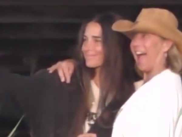 En medio de rumores de distanciamiento y cruces con la prensa, Juana Viale y Marcela Tinayre se mostraron juntas en Punta del Este