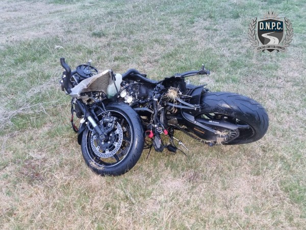 Un motociclista quedó grave tras chocar de atrás a un auto en Ruta 8