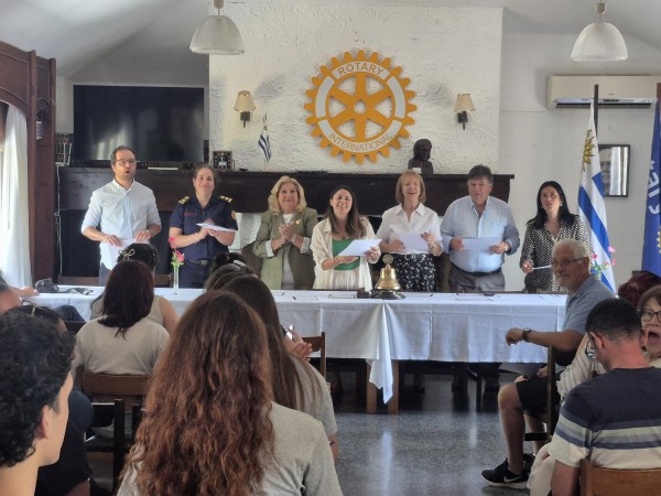Sexta edición de Sembrando Puentes: 45 jóvenes de contexto crítico egresaron y comenzarán a trabajar