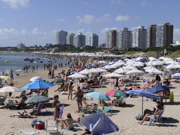 playa, normativa, sillas y sombrillas, maldonado, punta del este