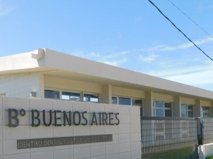 Reclaman techado de la cancha del centro comunal del Balneario Buenos Aires