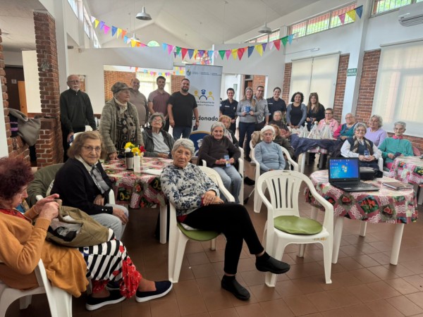 Adultos mayores recibieron información importante para evitar estafas