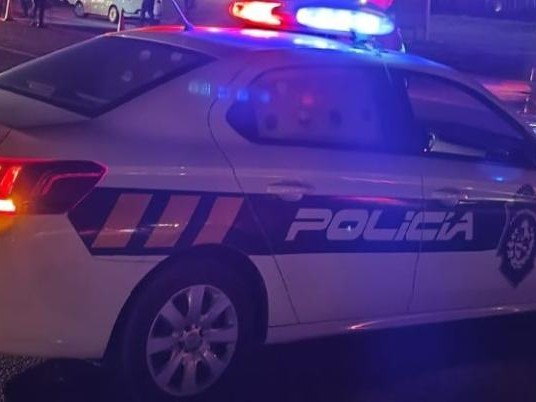 Policía investiga caso de un hombre herido en la calle