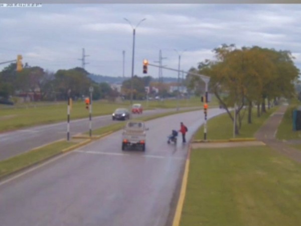 Video: la Intendencia sigue difundiendo imágenes de maniobras peligrosas al volante