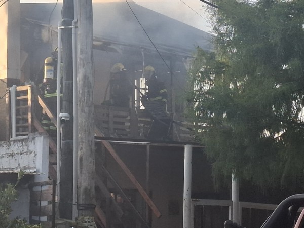 Incendio en vivienda de Cerro Pelado dejó pérdidas totales