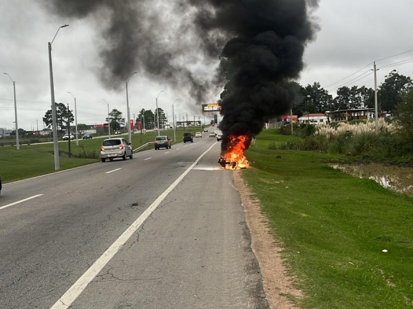 Motocicleta tomó fuego en Ruta 39