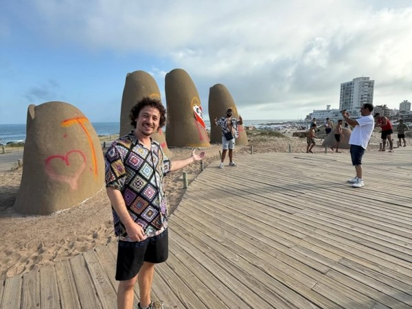 Luisito Comunica, youtuber, mexicano, los dedos, Punta del Este