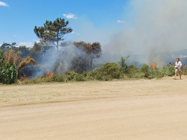 Se reavivó incendio en basural de La Bota