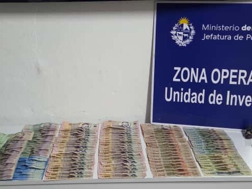 Intentó escapar de la Policía y cuando lo detuvieron encontraron un arma, dinero y estupefacientes; fue condenado a dos años de prisión y dos meses de penitenciaría