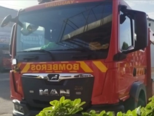 Vecino del barrio San Fernando escapó de un incendio en una vivienda y sufrió principio de intoxicación por humo
