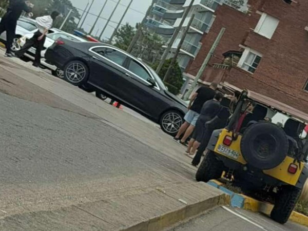 Choque entre un auto y una camioneta dejó a un hombre lesionado en Punta del Este