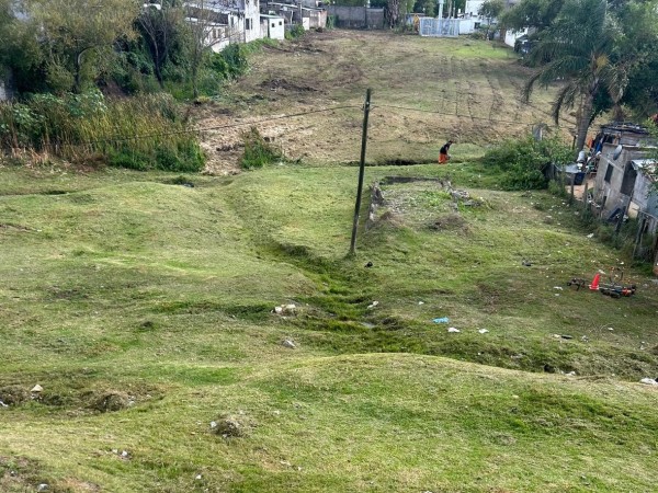 Intendencia lleva a cabo limpieza en predio lindero a la Escuela N° 95 de Maldonado Nuevo
