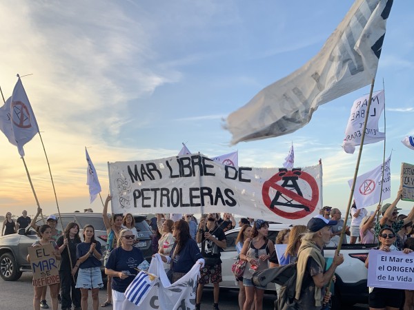 Manifestación en Punta del Este en contra de la prospección sísmica