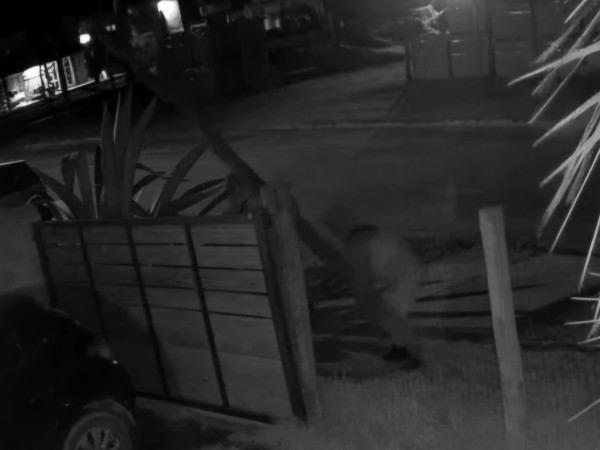 VIDEO| Vecinos denuncian el robo de una columna de servicio público en barrio La Sonrisa