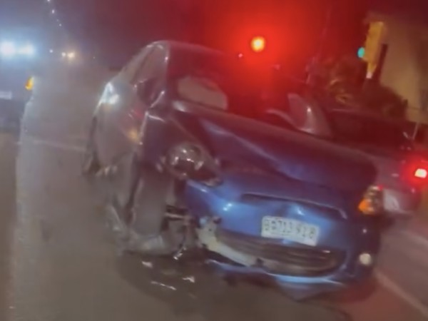 Choque entre dos autos dejó una joven lesionada en barrio Cantegril