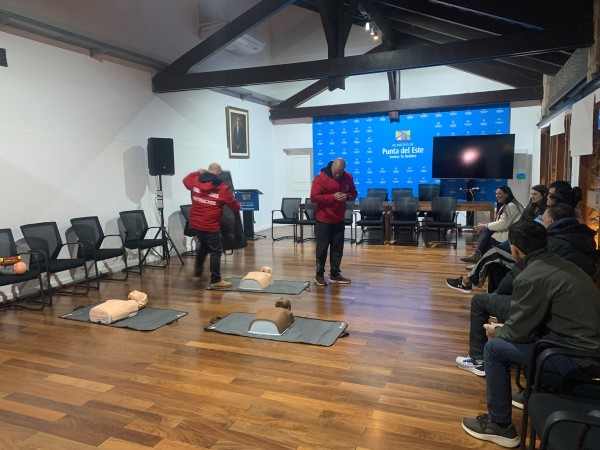 Buscan que Punta del Este tenga una red de respuesta rápida ante paros cardíacos