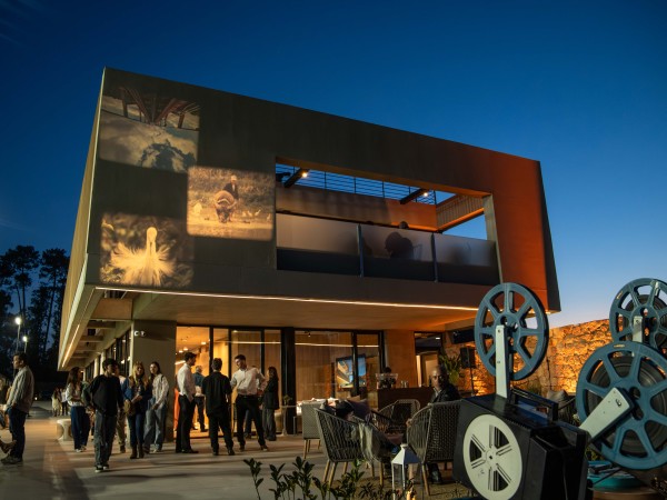El barrio privado La Cañada, el colegio North Schools y Car One Center muestran los avances del proyecto Distrito 52; quedó inaugurado el club house del complejo