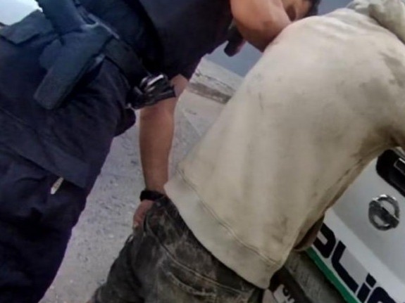 Maldonado Nuevo: un hombre se desacató, dañó un móvil policial y terminó detenido