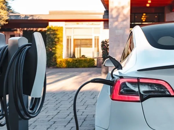 Adoptan medidas para enfrentar el “problema” de las baterías de los autos eléctricos