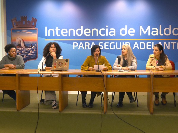 “Seguimos asistiendo a una fuerte discriminación”: se realizó seminario sobre justicia racial y equidad de género en la Intendencia