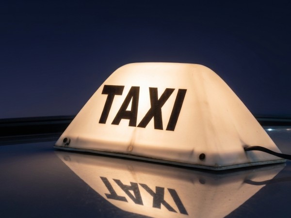 Investigación por la denuncia de un taxista en Maldonado: no se confirmó una rapiña y el pasajero dijo que fue una discusión por el valor del viaje