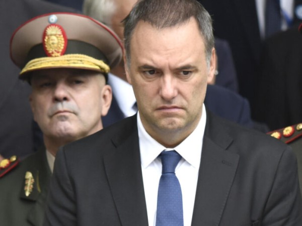 La Justicia argentina restringió las salidas al exterior de Manuel Adorni tras los rumores de que planeaba radicarse en Uruguay