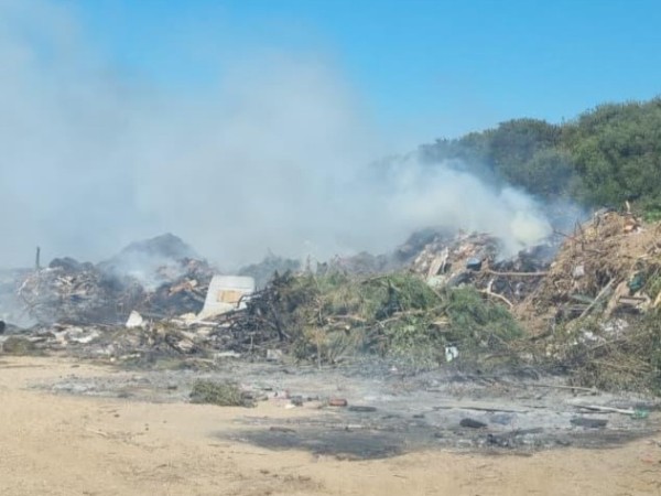 Incendio en basural de La Bota generó reclamos de vecinos a las autoridades