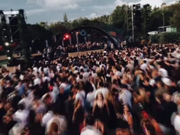 Más de 70 trabajadores reclaman su pago tras mega evento en Punta del Este; productora dice que pagará en los próximos días