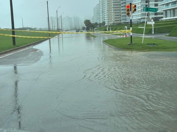 Inundaciones en la rambla de Punta del Este: intendente reconoció que la problemática ha estado "en carpeta" por tres décadas