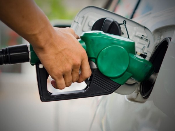 El Gobierno dispuso la baja de las naftas, gasoil y super gas desde la hora 00 de este miércoles 1ro. de julio.