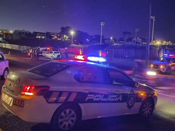 Una mujer que viajaba en moto murió tras colisionar con un auto