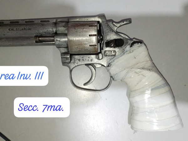 Detuvieron a un hombre por hurto en Pueblo Garzón y le incautaron un arma de fuego