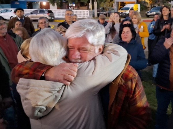 “Esto no es solo mío, es de todos y para todos”: visiblemente emocionado Jorge Curbelo agradeció convocatoria en su apoyo