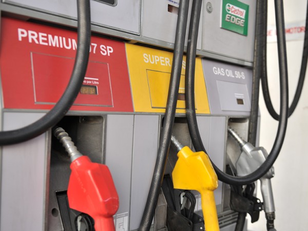Ursea recomienda bajar la nafta y subir el gasoil