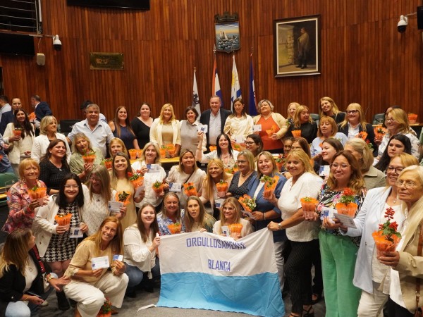 Homenaje a mujeres del Partido Nacional en la Junta Departamental de Maldonado