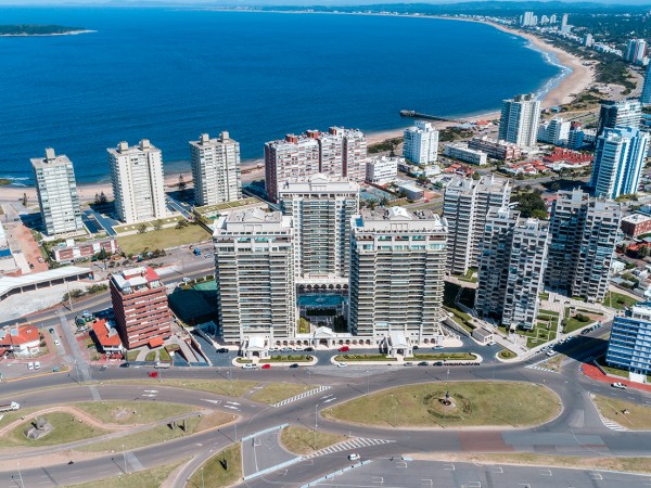 Justicia ordenó vender lujoso apartamento de Punta del Este en el que viuda de Basso cumple prisión preventiva