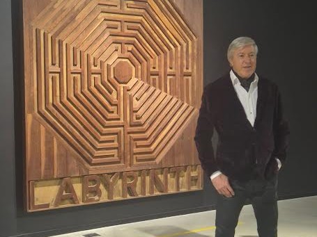 Alejandro Guillermo Roemmers presentó en el MACA su novela "El misterio del último Stradivarius"