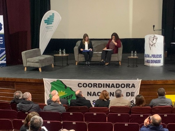 Realizan en el Teatro Cantegril el segundo Congreso de Salud Mental de la Policía Nacional