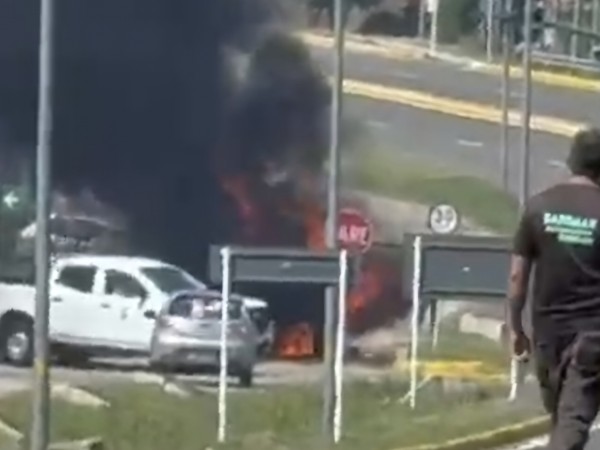Se confirmó que explosión de camión en Pan de Azúcar dejó un hombre herido tras el estallido de vidrios en viviendas