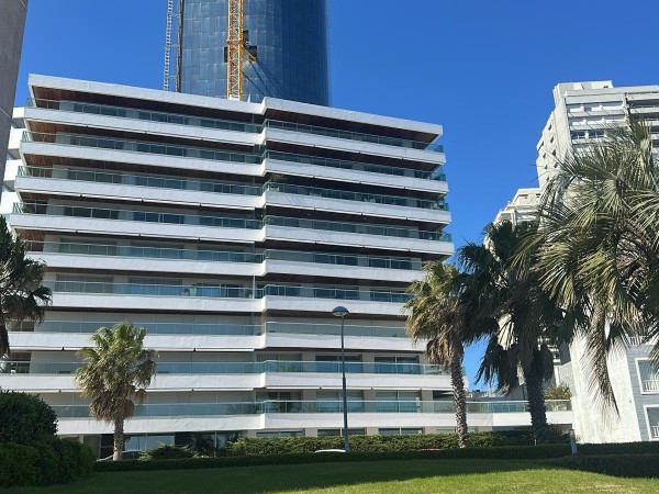 Robaron caja fuerte de un importante empresario argentino en su apartamento de calle 20 en Punta del Este