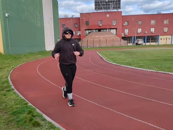 joven,fernandino,Campus,récord,pista